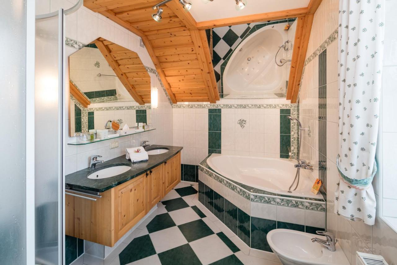 Gasthaus Pension Zum Lustigen Steirer ブルック・アン・デア・ムーア 部屋 写真