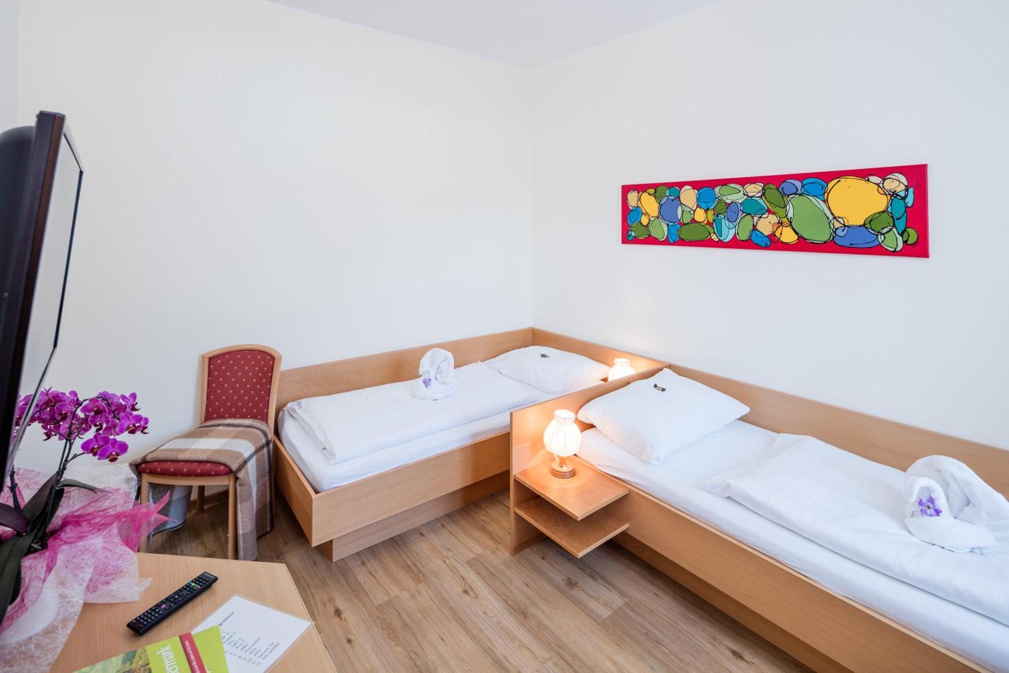 Gasthaus Pension Zum Lustigen Steirer ブルック・アン・デア・ムーア 部屋 写真