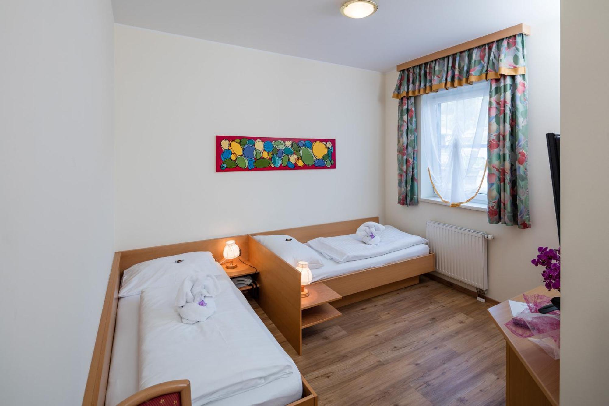 Gasthaus Pension Zum Lustigen Steirer ブルック・アン・デア・ムーア 部屋 写真