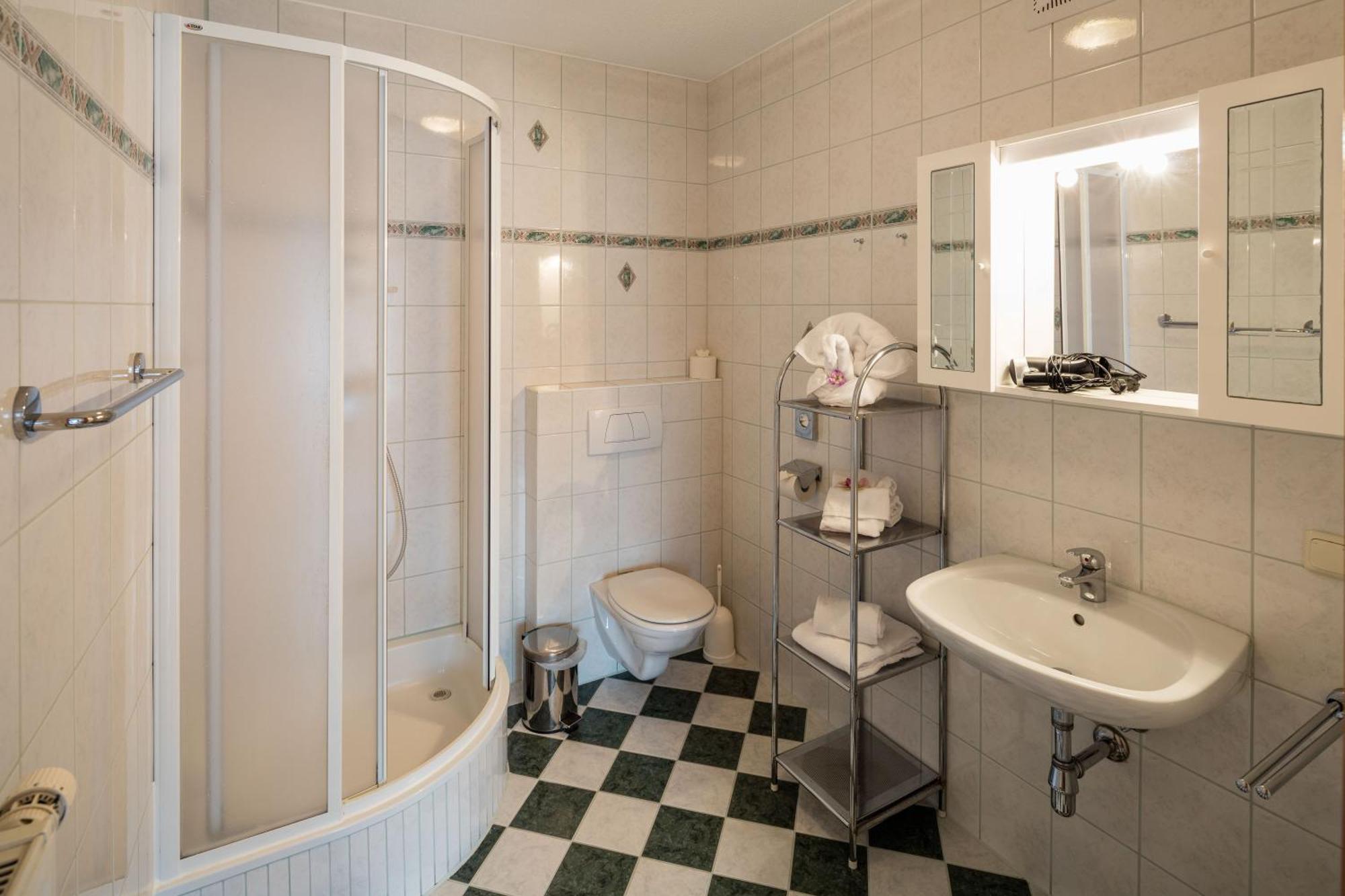 Gasthaus Pension Zum Lustigen Steirer ブルック・アン・デア・ムーア 部屋 写真