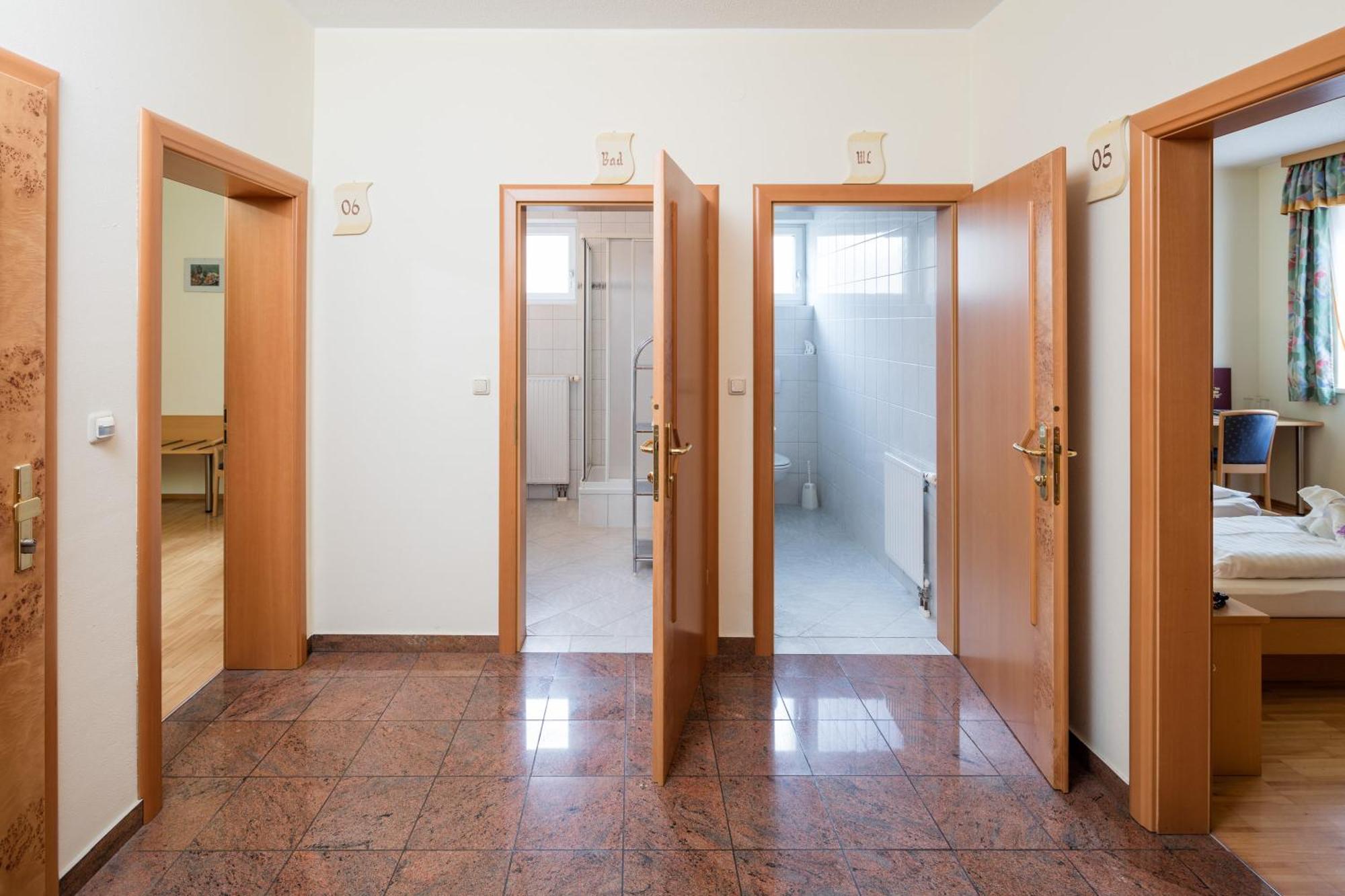 Gasthaus Pension Zum Lustigen Steirer ブルック・アン・デア・ムーア 部屋 写真